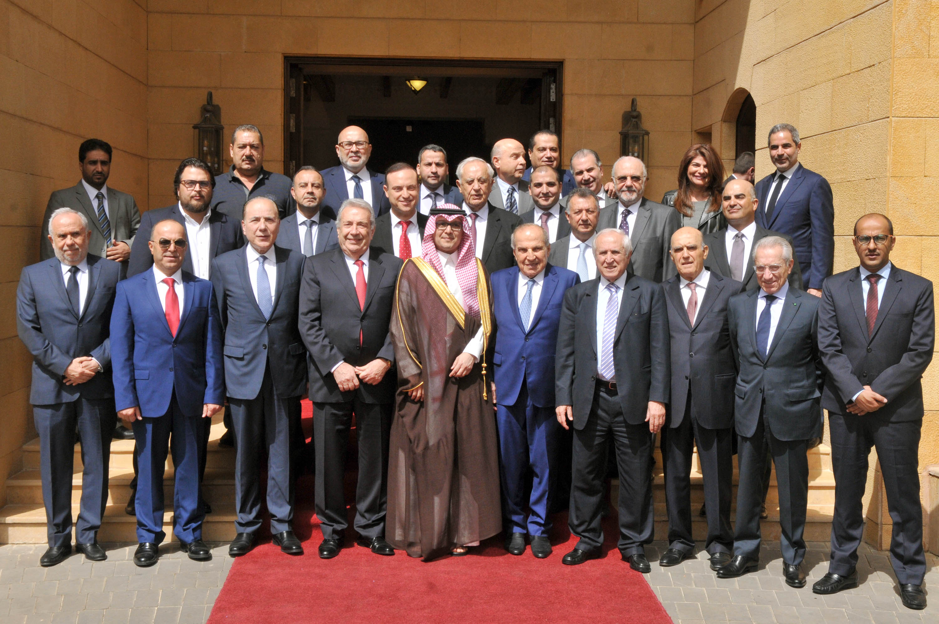 بخاري يستقبل مجلس الأعمال اللبناني-السعودي ووفداً ضم مدراء عامين ورجال أعمال