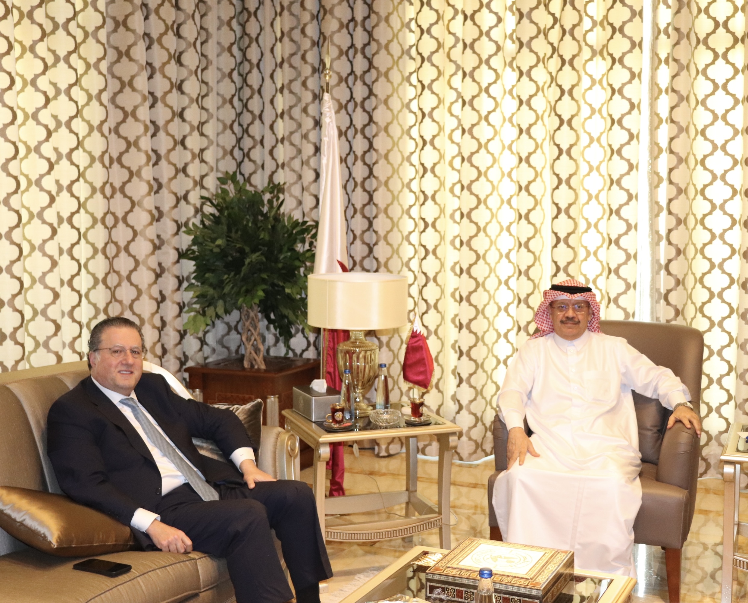 شقير يلتقي سفير قطر